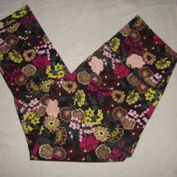 Lululemon Wunder Unders, Size 4 - Picture 1 of 3